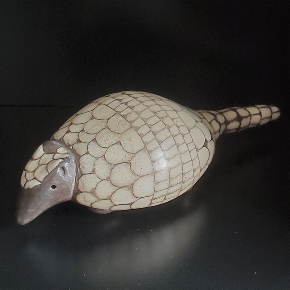 Signed Micol '92 Uruguay Beautiful Pottery Armadillo or Pangolin Original Micol - Picture 3 of 14